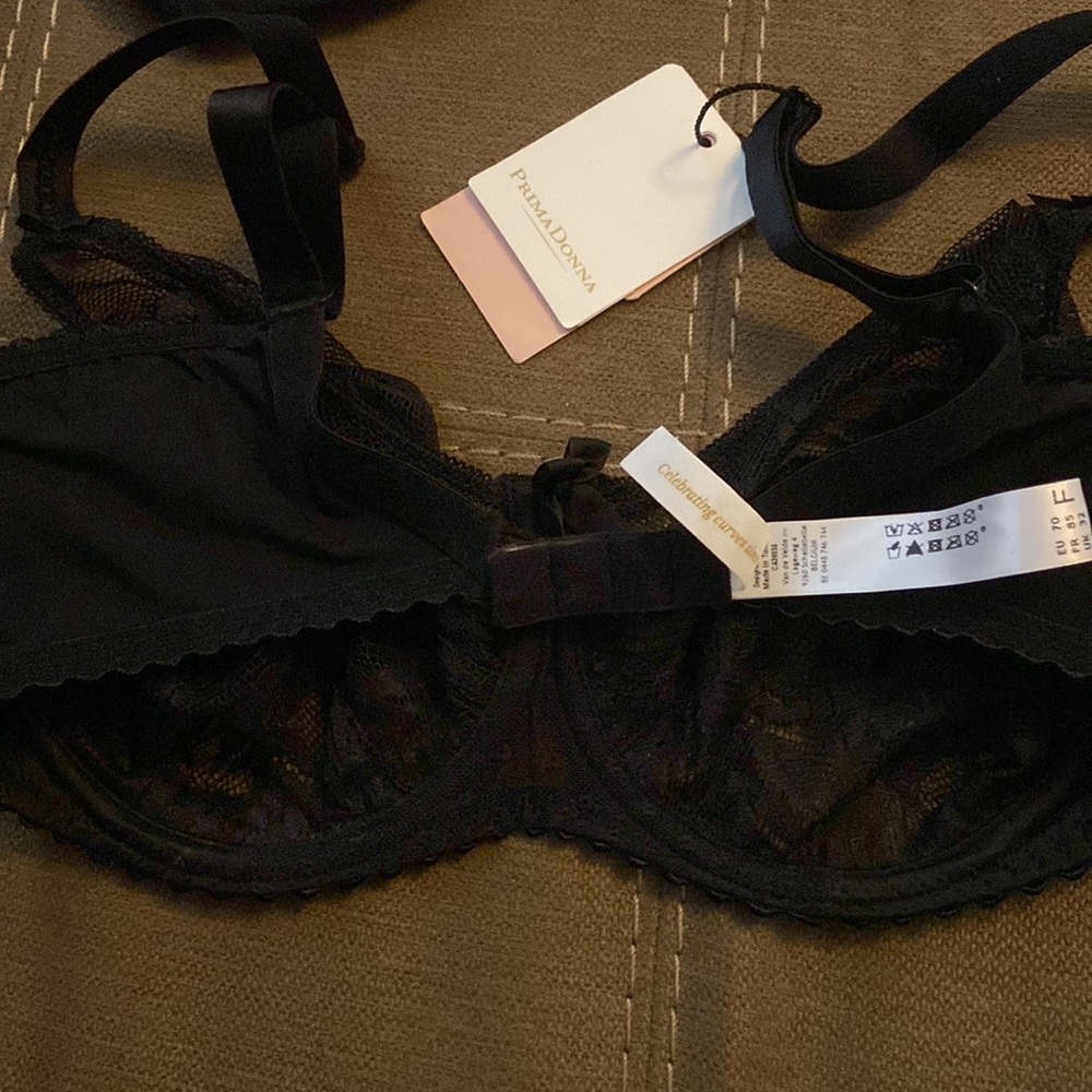 Bras - Picture 5 of 6